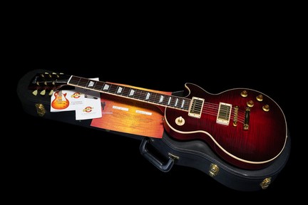 Gibson Les Paul Standard Custom Shop Class 5 Flamed Top Cranberry Burst  2001 02_x650.jpg