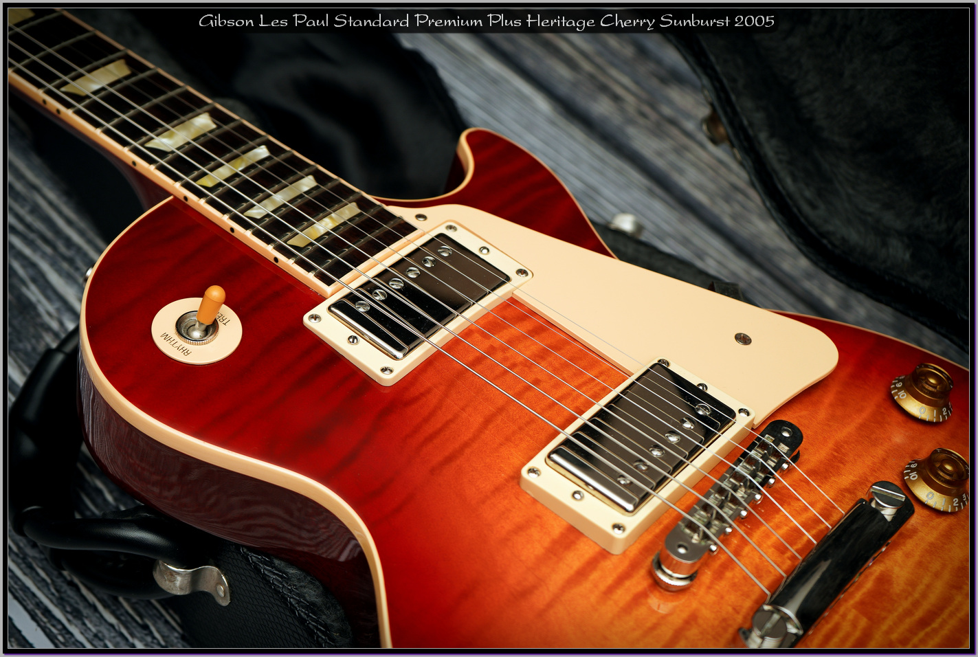 Gibson Les Paul Standard Premium Plus Heritage Cherry Sunburst All Original 2005 044_xx1400.jpg