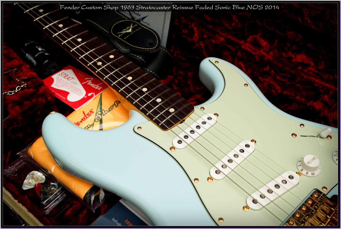 Fender Custom Shop 1963 Stratocaster Reissue Faded Sonic Blue NOS 2014 13_x1400.jpg