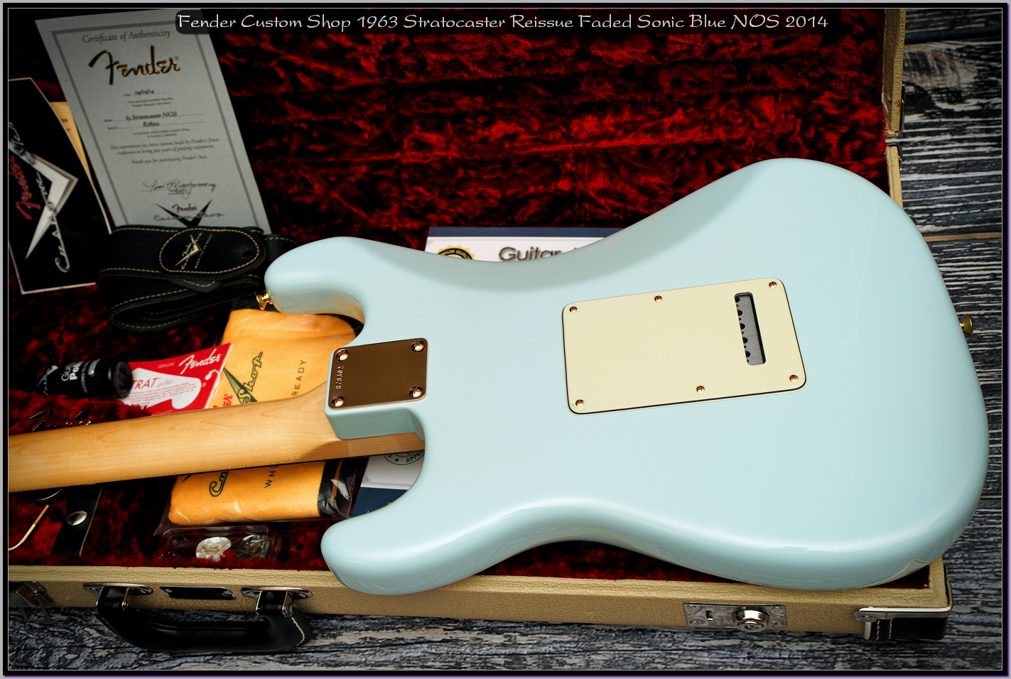 Fender Custom Shop 1963 Stratocaster Reissue Faded Sonic Blue NOS 2014 17_x1400.jpg