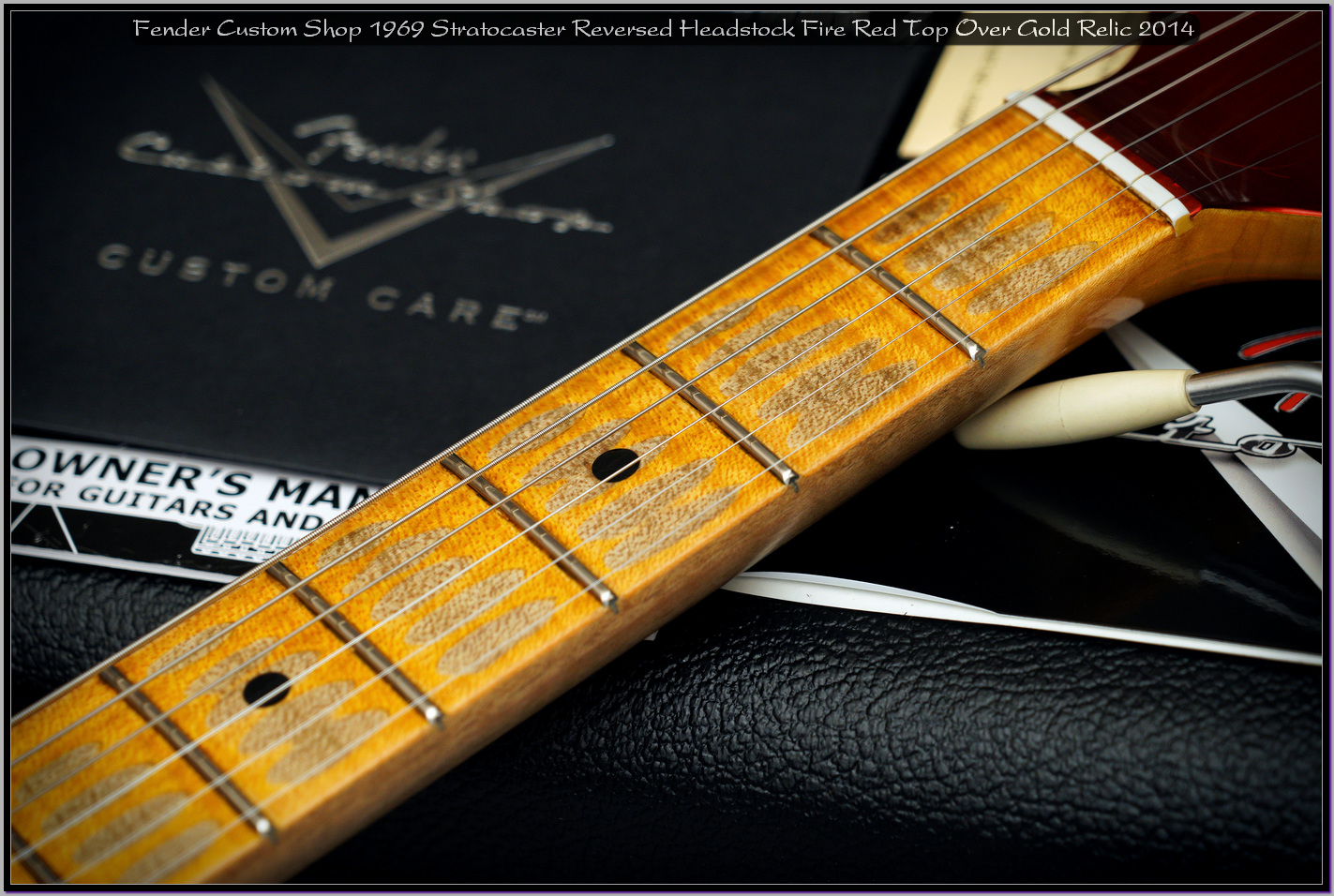 Fender Custom Shop 1969 Stratocaster Reversed Headstock Fire Red Top Over Gold Relic 2014 05_x1440.jpg