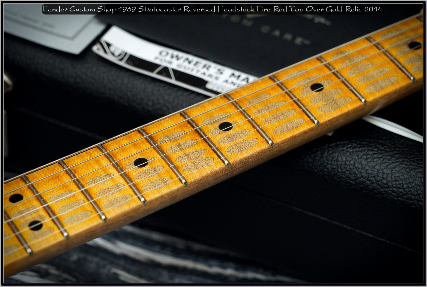 Fender Custom Shop 1969 Stratocaster Reversed Headstock Fire Red Top Over Gold Relic 2014 06_x1440.jpg