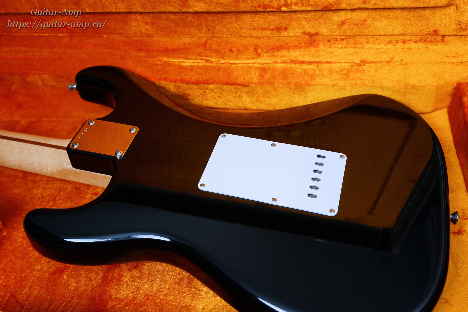 Fender Custom Shop Stratocaster Vintage Reissue 1959 Black NOS 2013 009_updx1600.jpg