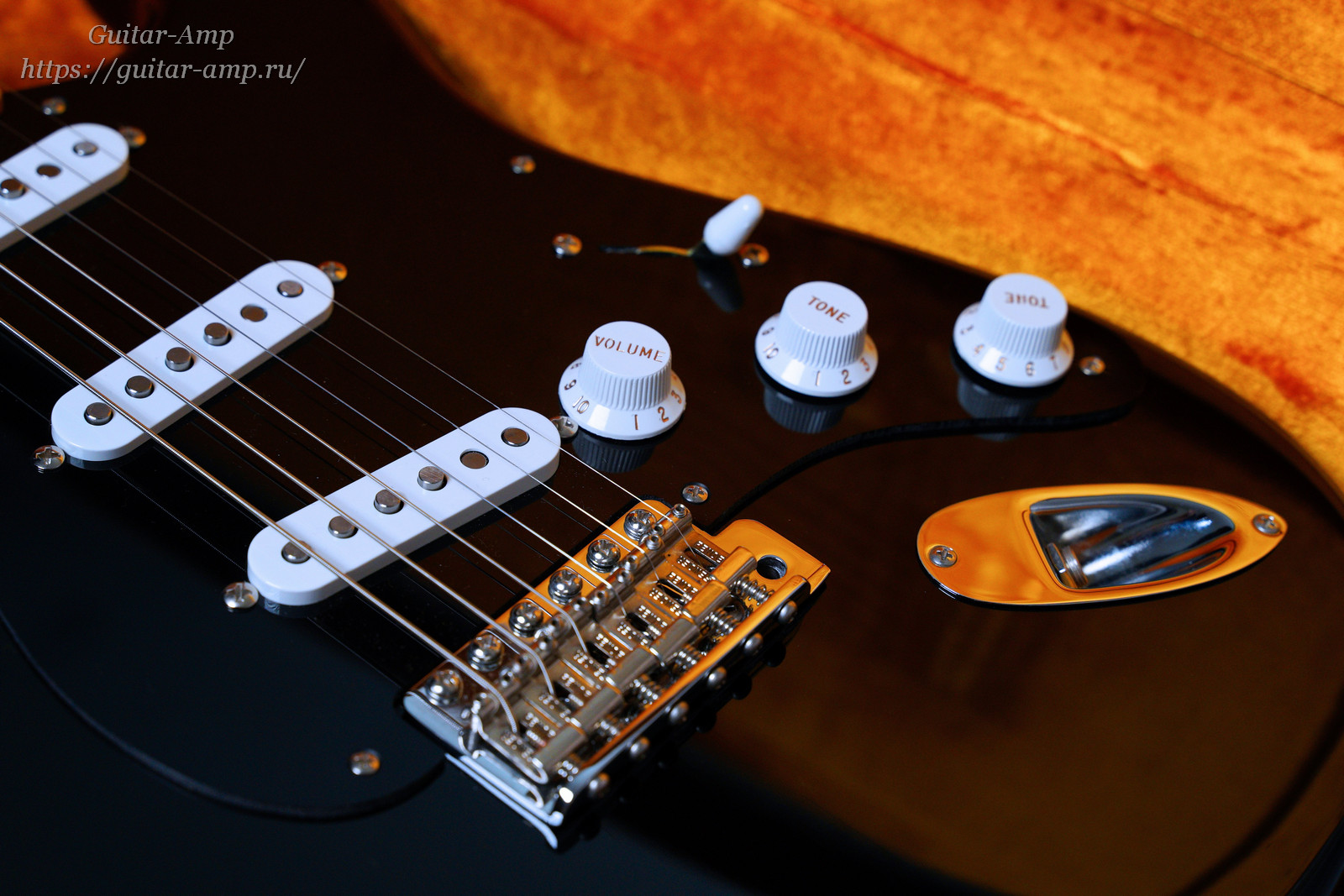 Fender Custom Shop Stratocaster Vintage Reissue 1959 Black NOS 2013 011_updx1600.jpg