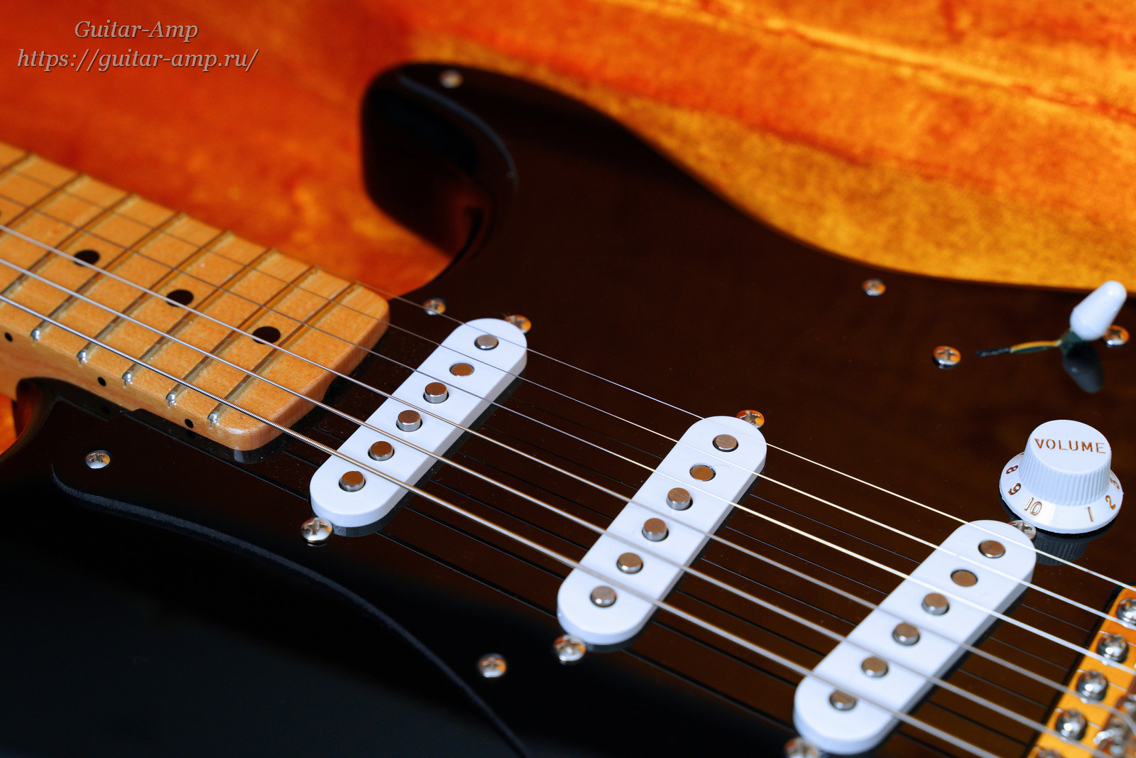 Fender Custom Shop Stratocaster Vintage Reissue 1959 Black NOS 2013 012_updx1600.jpg