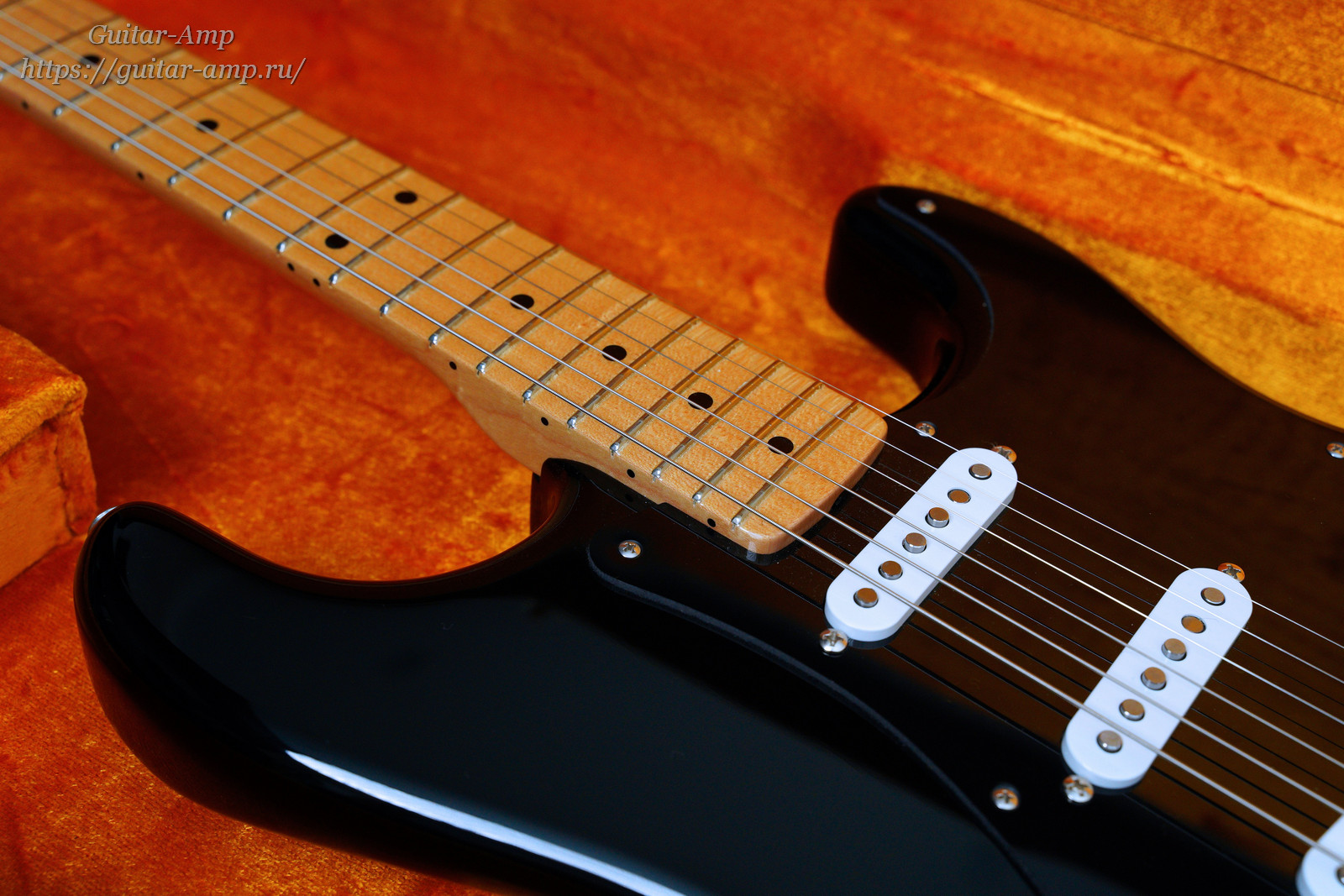Fender Custom Shop Stratocaster Vintage Reissue 1959 Black NOS 2013 013_updx1600.jpg