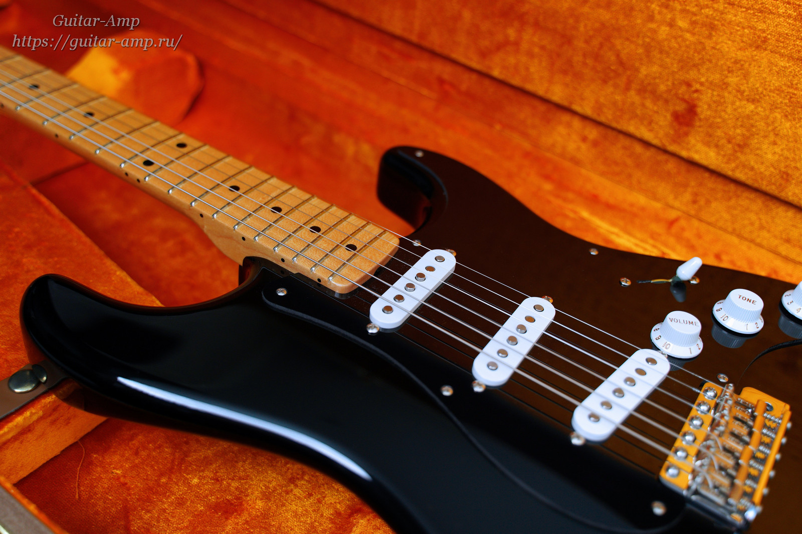 Fender Custom Shop Stratocaster Vintage Reissue 1959 Black NOS 2013 018_updx1600.jpg