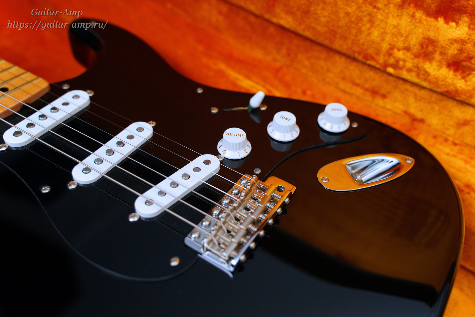Fender Custom Shop Stratocaster Vintage Reissue 1959 Black NOS 2013 019_updx1600.jpg