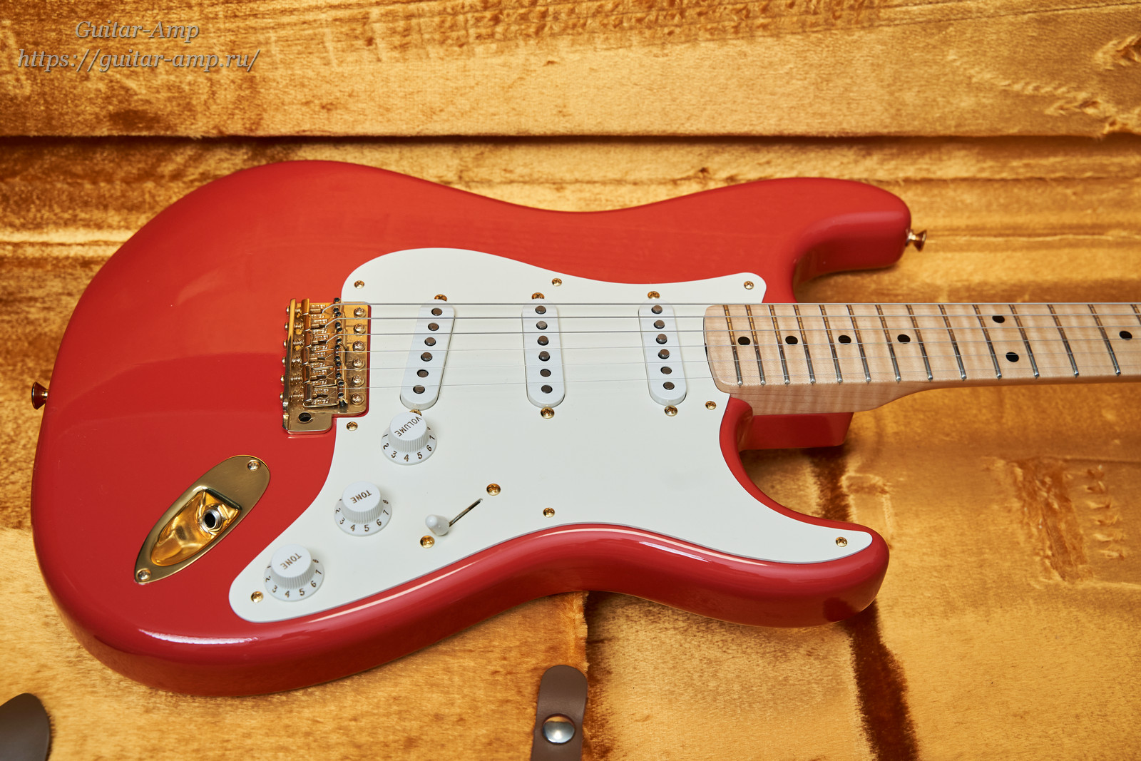 Fender Custom Shop Stratocaster 1956 Reissue Vintage Fiesta Red NOS 2009 08_updx1600.jpg