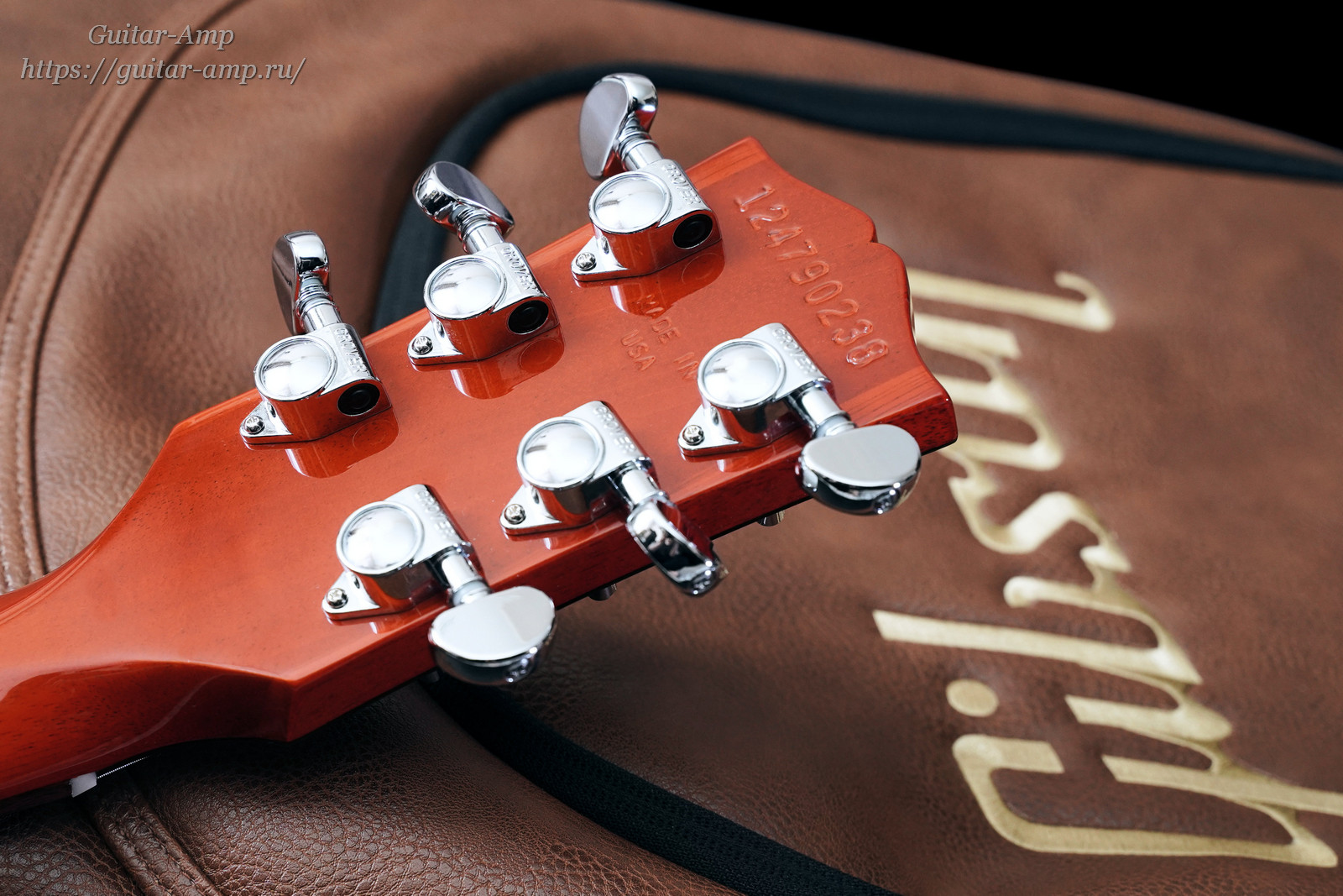Gibson Les Paul Studio Tangerine Burst 2019 06_x1600.jpg