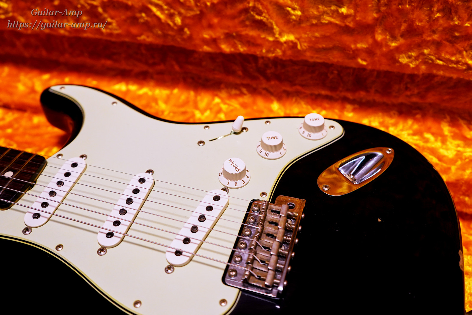 Fender Custom Shop Stratocaster 1960 Authentic Reissue Blackie Relic 2017 13_x1600.jpg