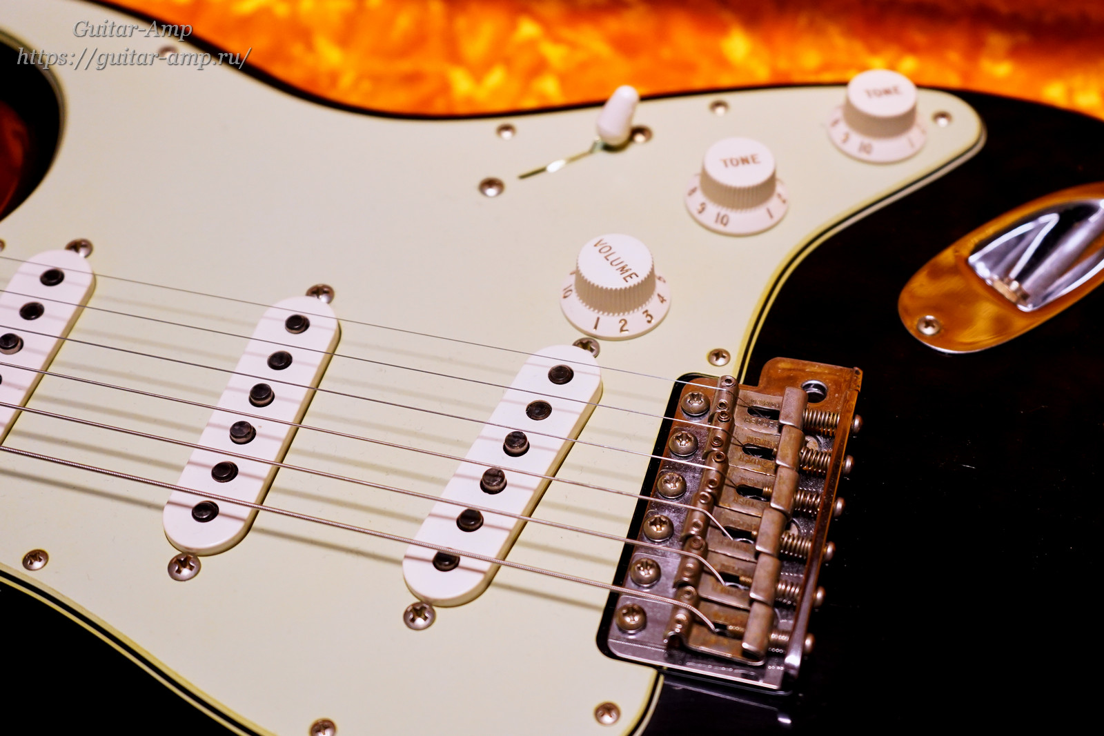 Fender Custom Shop Stratocaster 1960 Authentic Reissue Blackie Relic 2017 16_x1600.jpg