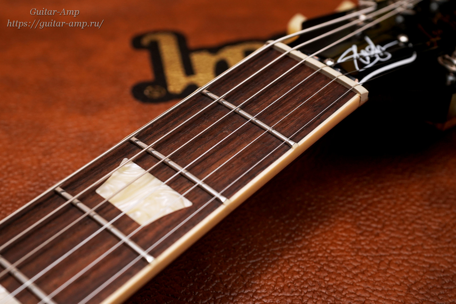 Gibson Les Paul Standard Slash Collection Premium November Rain Burst 2020 03_updx1400.jpg