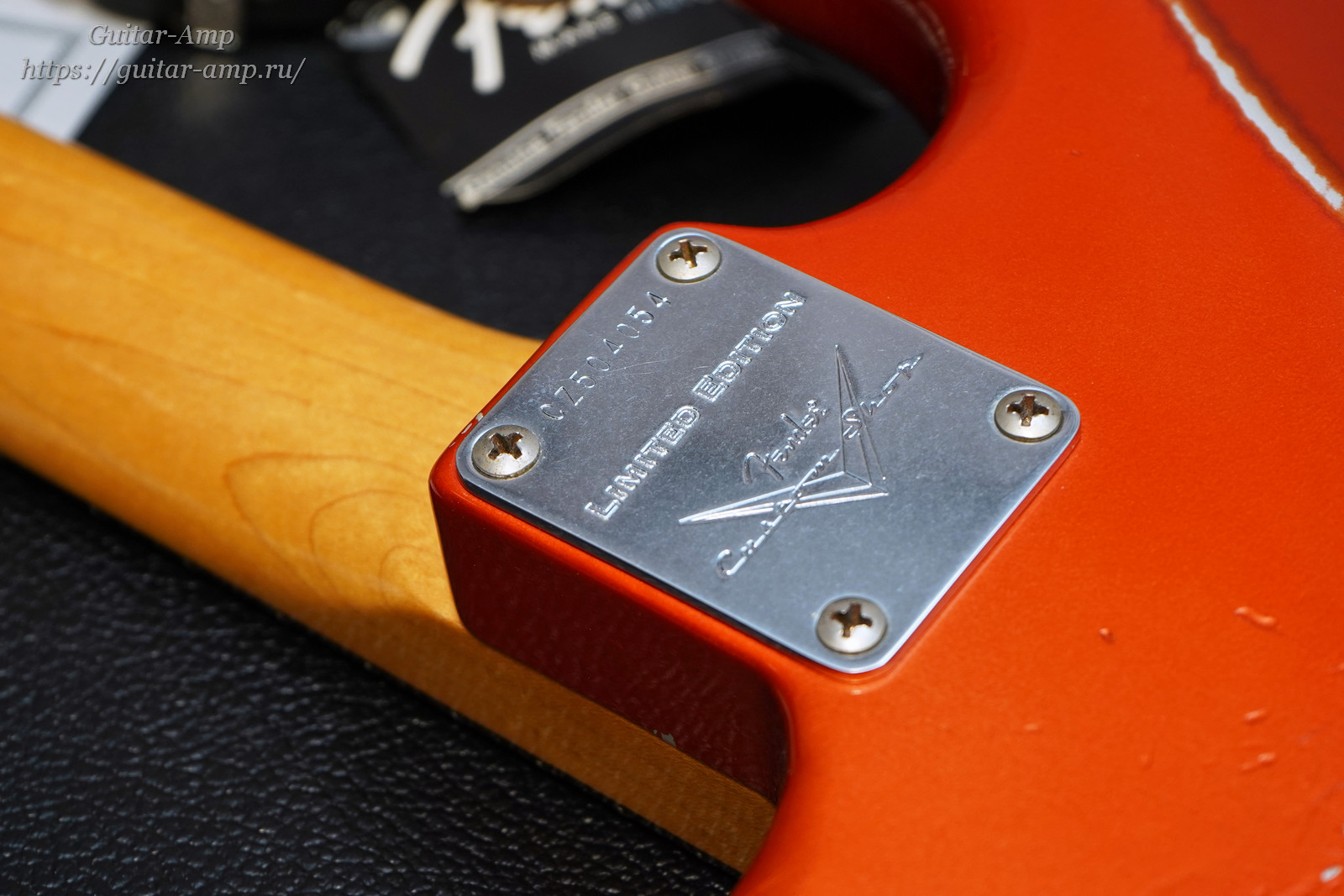 Fender Custom Shop Stratocaster Lightweight Ash 1964 Limited Edition NAMM 2009 Rare 06_x1600.jpg