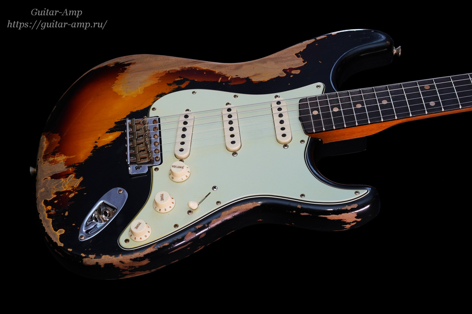 Fender Custom Shop Stratocaster 1960 Relic Blackie Over Sunburst NAMM Limited Edition 2020 02_x1440.jpg