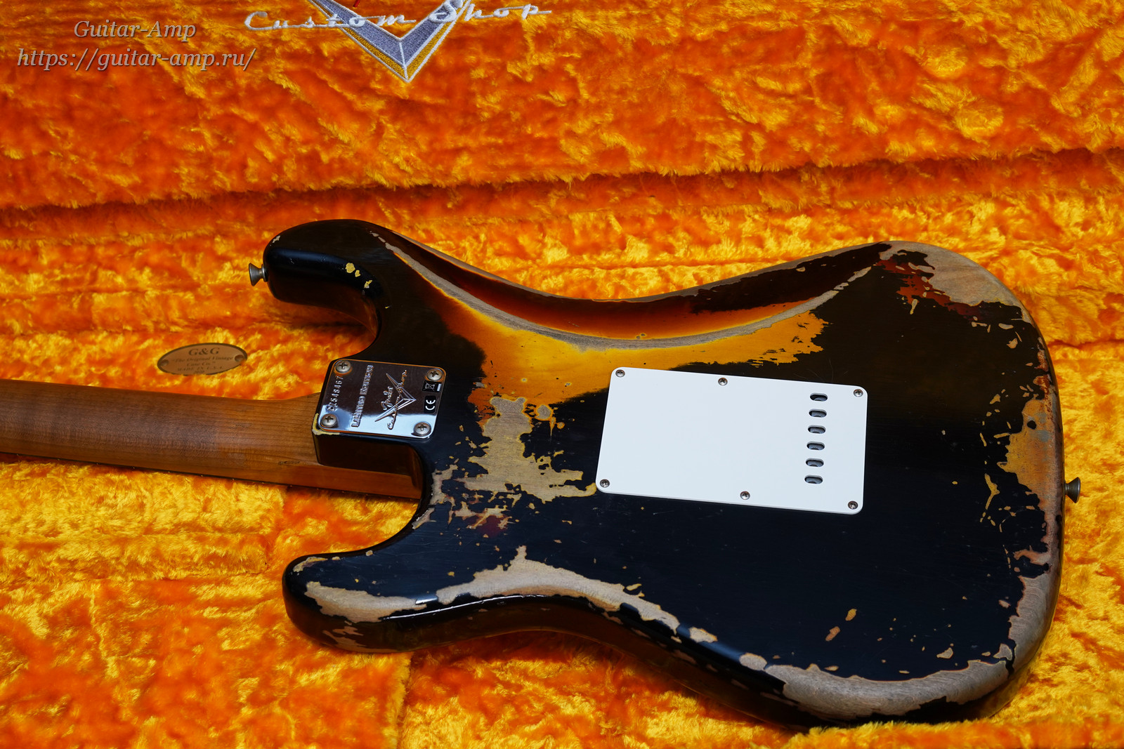 Fender Custom Shop Stratocaster 1960 Relic Blackie Over Sunburst NAMM Limited Edition 2020 10_x1440.jpg