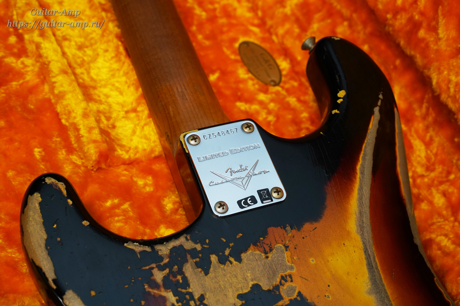 Fender Custom Shop Stratocaster 1960 Relic Blackie Over Sunburst NAMM Limited Edition 2020 12_x1440.jpg