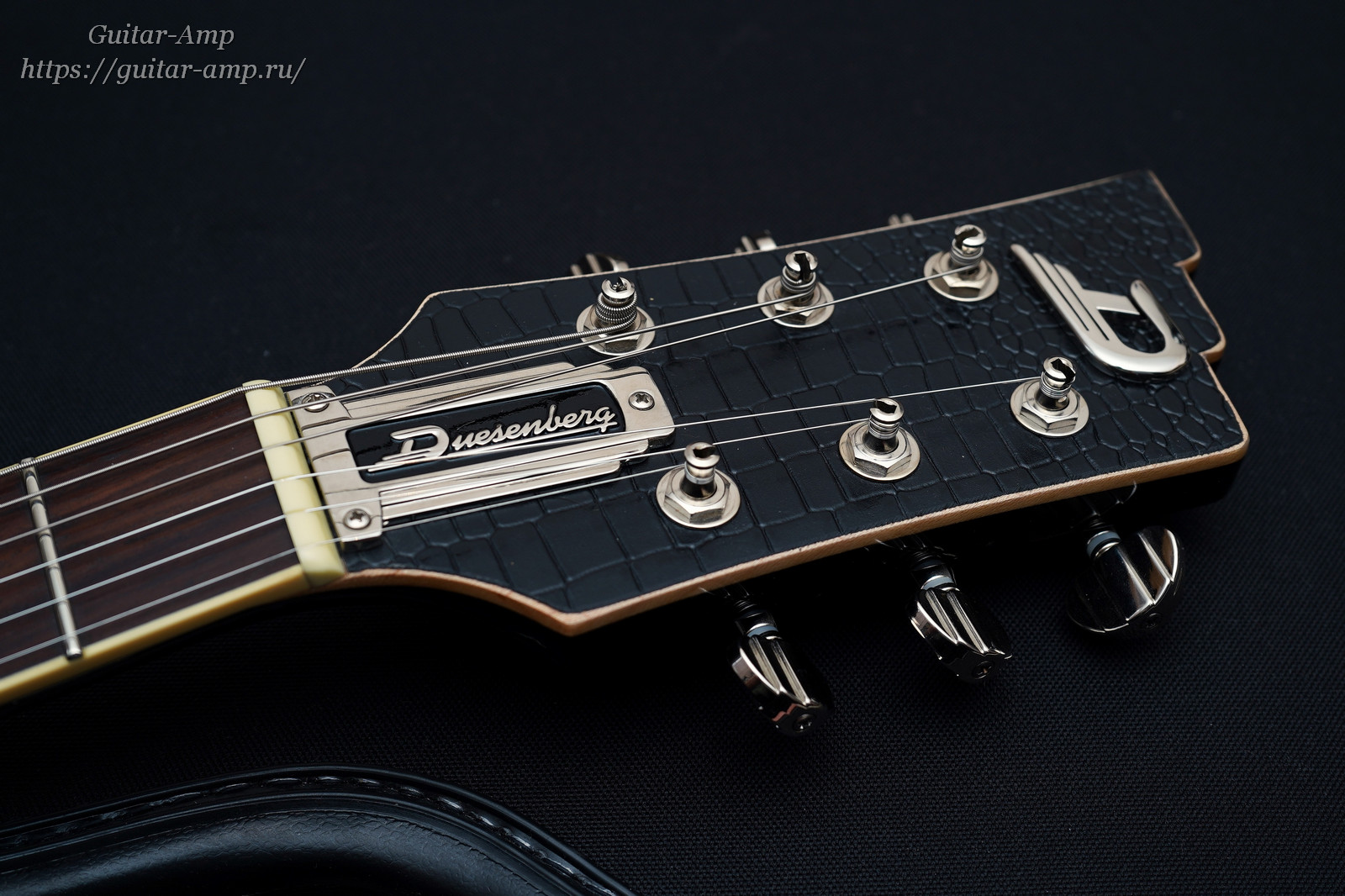 Duesenberg Starplayer TV Outlaw Limited Run with Tremolo System 2010 04_x1600.jpg