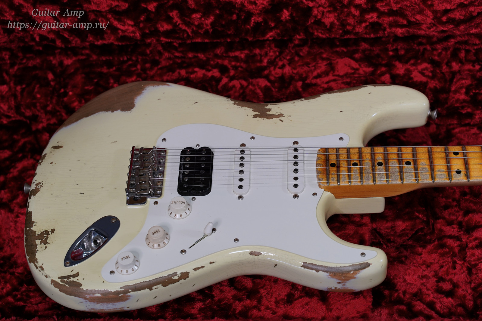Fender Custom Shop 1957 HSS Stratocaster Heavy Relic Vintage White 2018 04_x1600.jpg