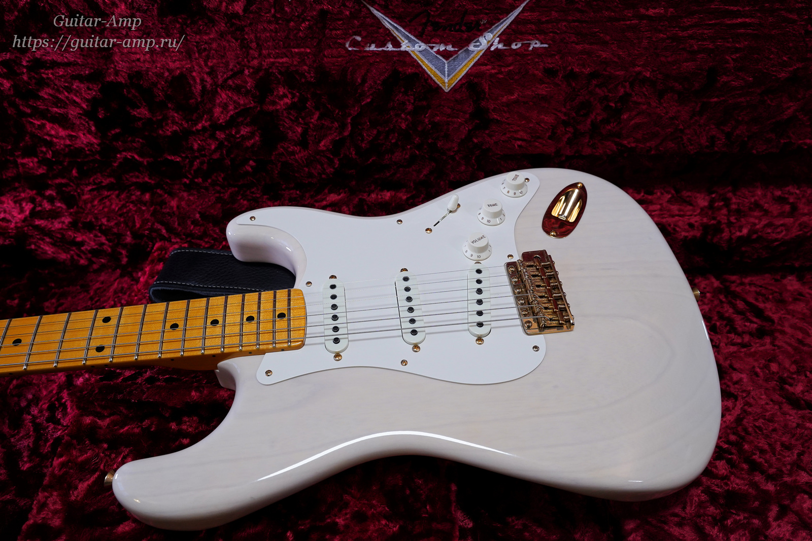 Fender Custom Shop 1957 Stratocaster 1 Piece Ash Aged Vintage White 2019 09_zx1600.jpg