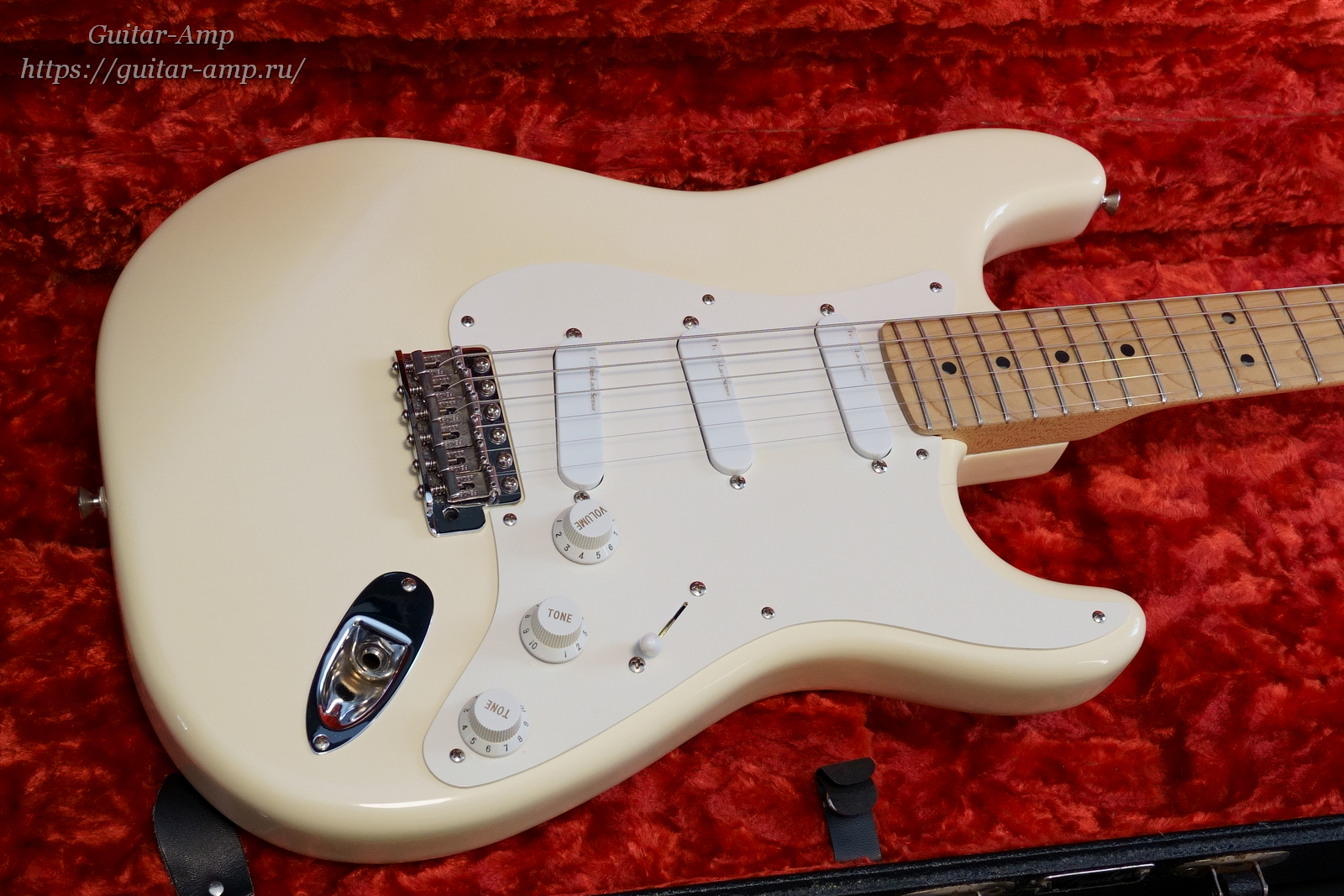 Fender Eric Clapton Signature Stratocaster Vintage White 1997 11x1600.jpg